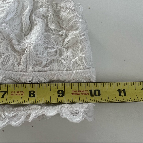 Tucker + Tate White Lace Bralette - Picture 10 of 10